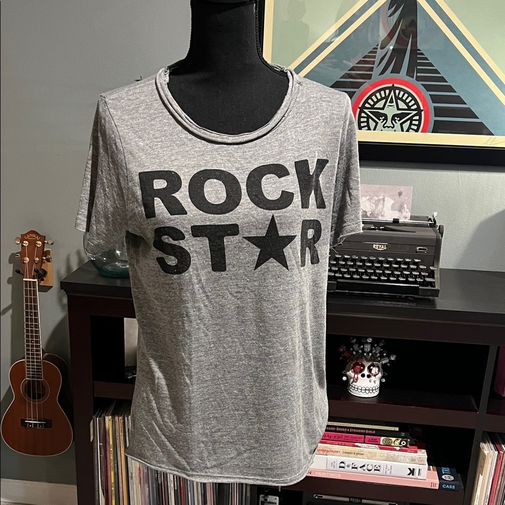 Chaser Rock St⭐️r T-shirt Size medium, perfect condition, rockstar